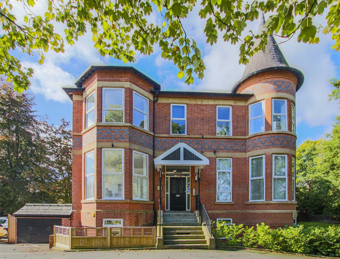 2 Bed Apartment For Sale - Main Image
